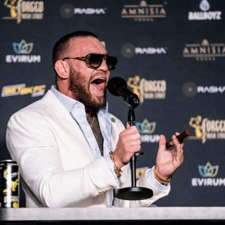 Конор МакГрегор намекает на грандиозное возвращение в UFC, связывая его с боем в Белом доме