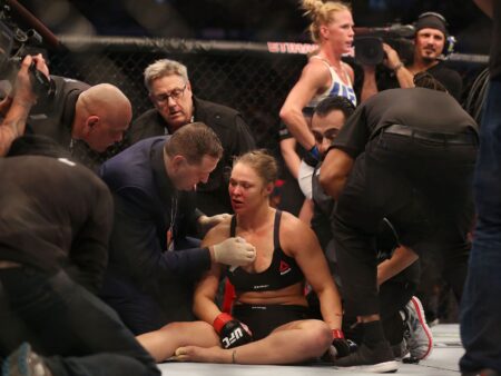 Ронде Роузи предсказали «полное уничтожение» в UFC после намёков на возвращение
