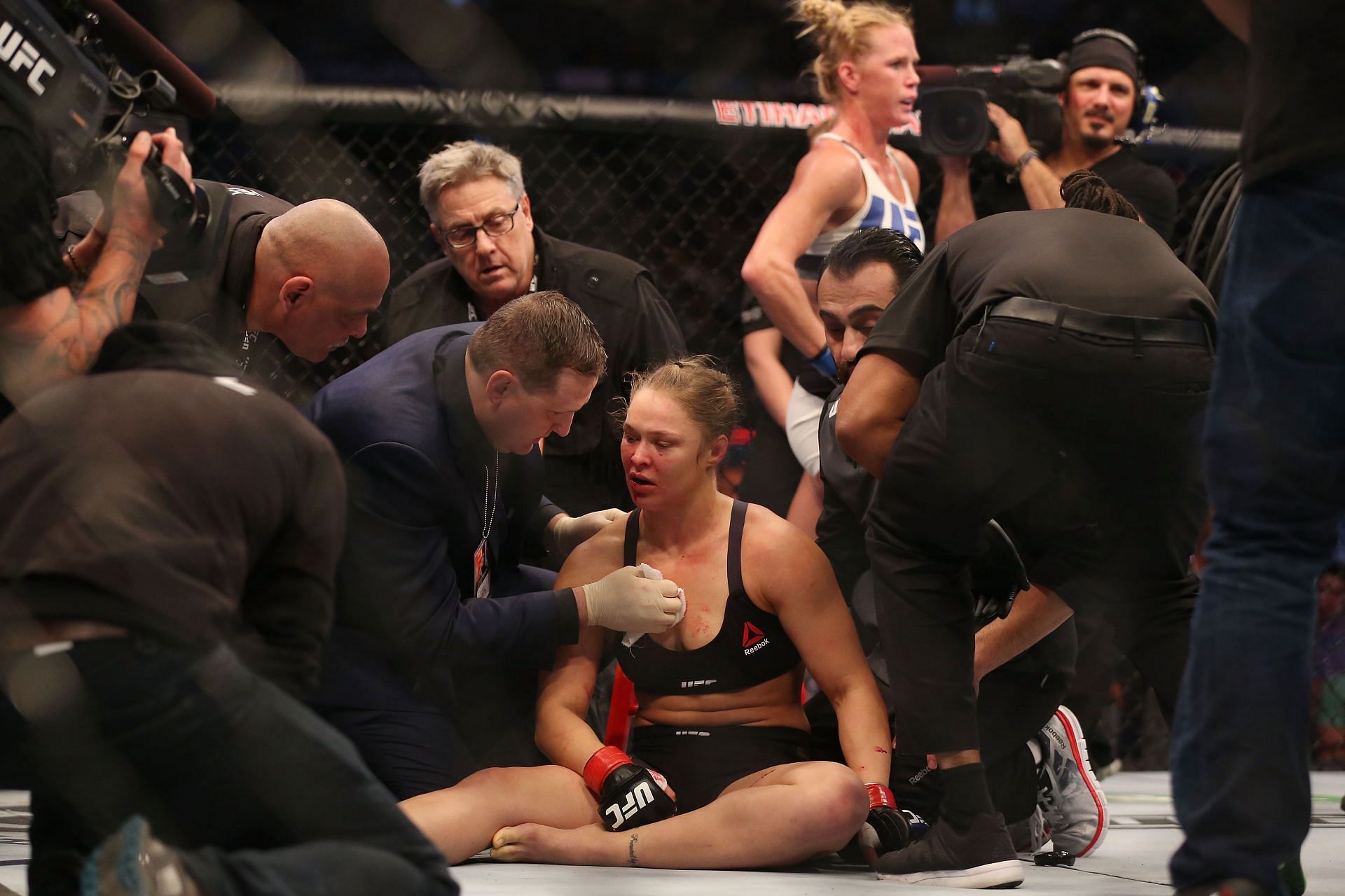 Preview Ронде Роузи предсказали «полное уничтожение» в UFC после намёков на возвращение