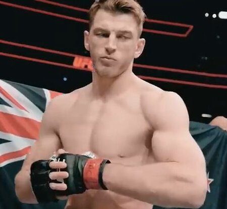 Дэн Хукер анонсировал необычное рождественское мероприятие «Отцы без боев» для своего боксерского промоушена