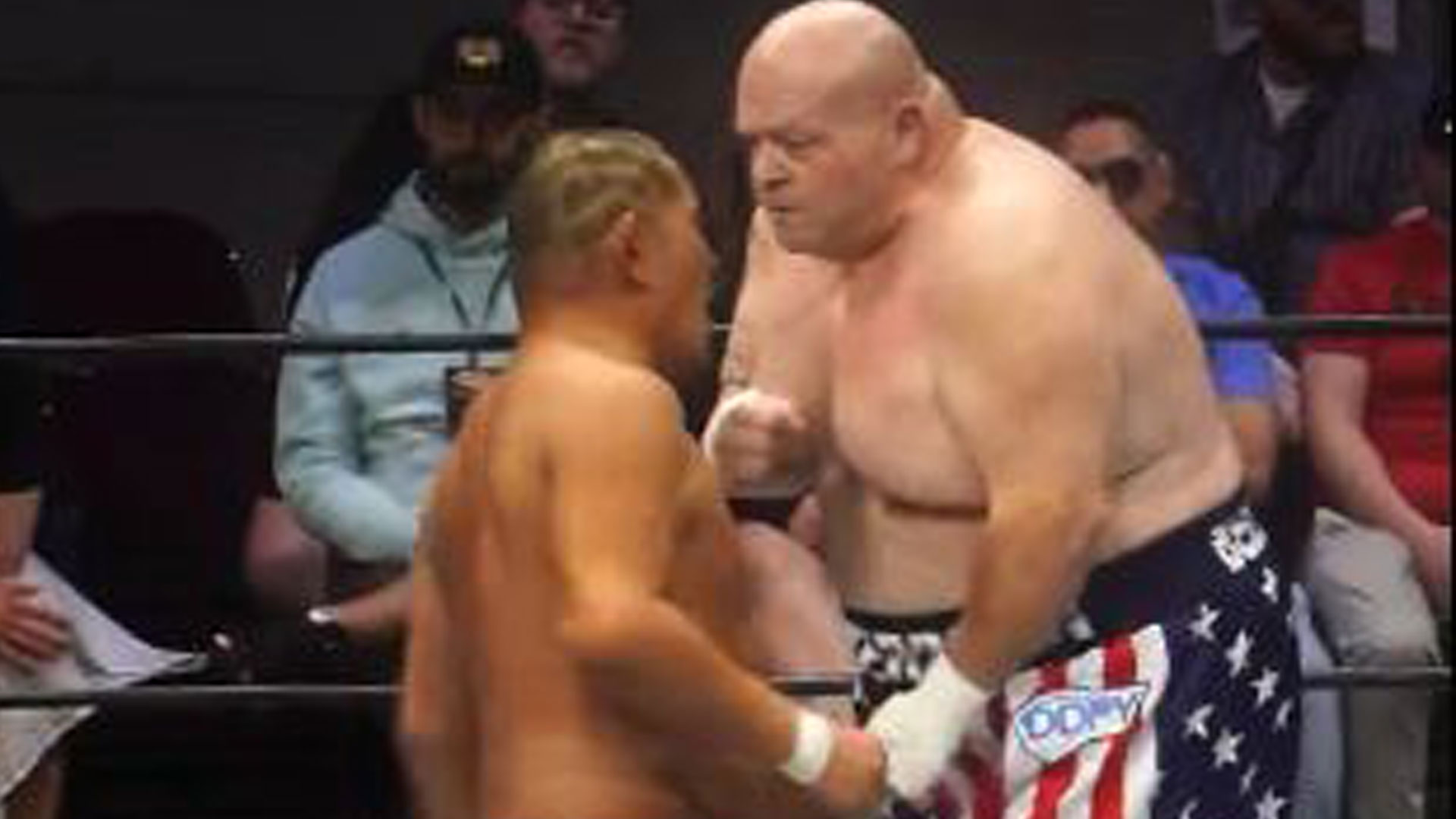 Preview Баттербин нокаутировал рестлера за 29 секунд после отмены «неконкурентного» боя с легендой UFC